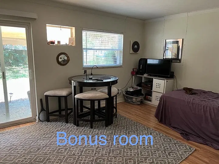 3901 W Iowa Ave — Photo 4