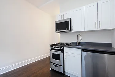 Rented by R New York