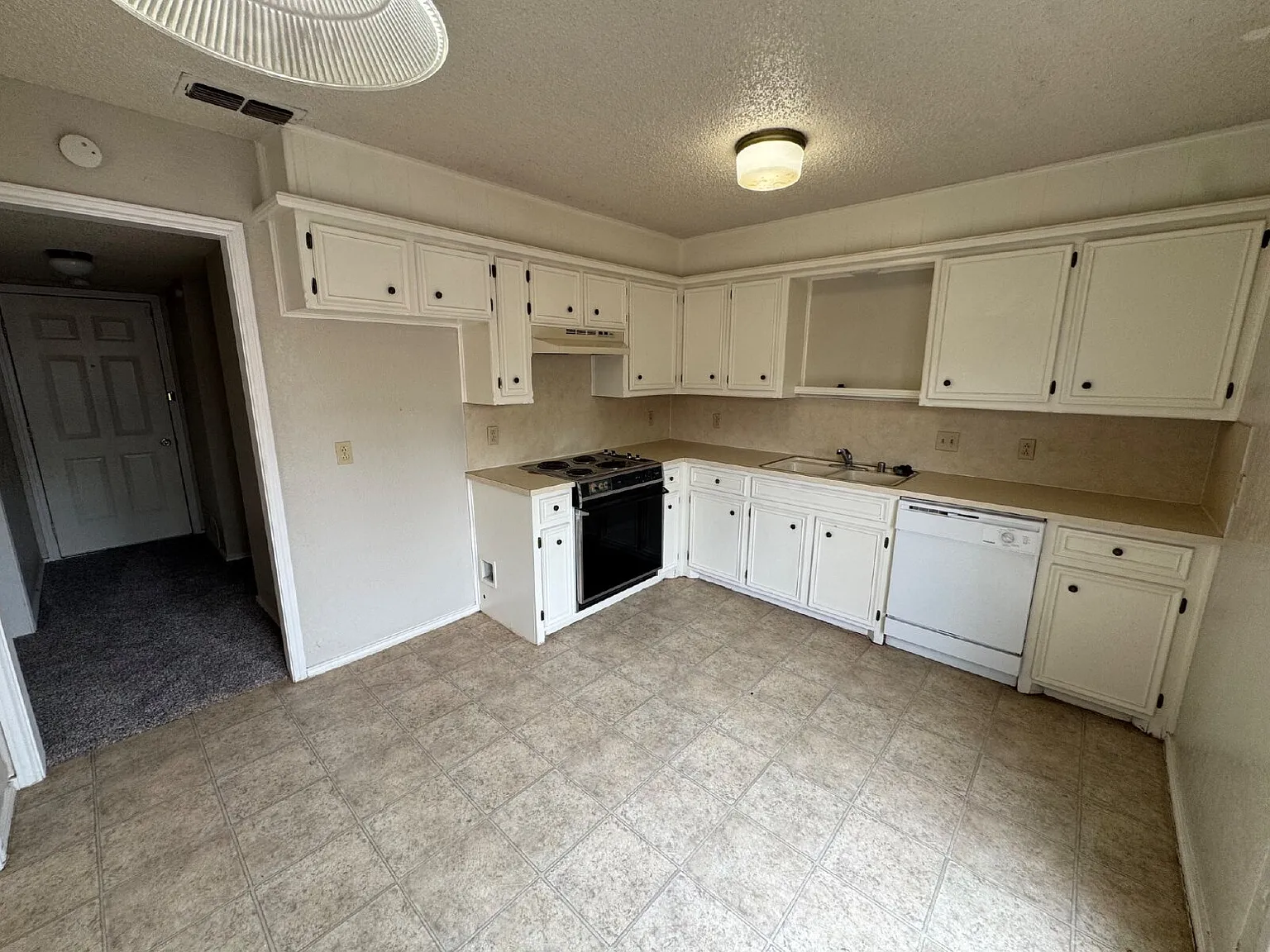 2 bed, 1.5 bath, 1636 sqft, $1,100 — Photo 4