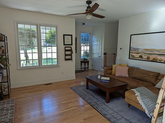5th image of 3708 Lucknam Ln