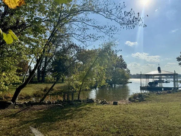 216 Cherokee Rd, Hendersonville, TN 37075