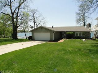 61360 Crooked Creek Rd, Cassopolis, MI 49031