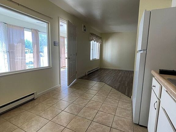 4th image of 62 Glen Royal Dr APT 4