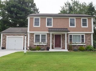 21 Cluster Cir, Springfield, MA 01118