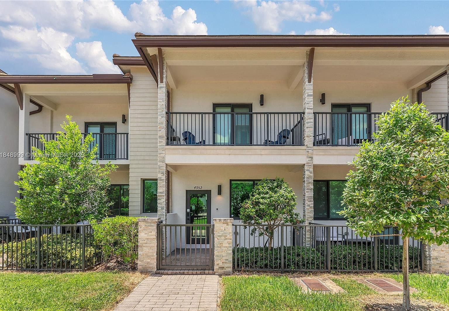 4952 NW 83rd Path, Doral, FL 33166 | Zillow