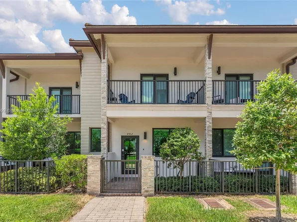 4952 NW 83rd Path, Doral, FL 33166
