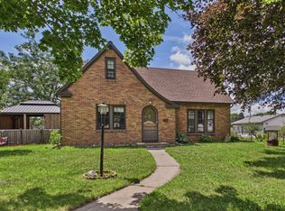 513 5th St, Gaylord, MN 55334