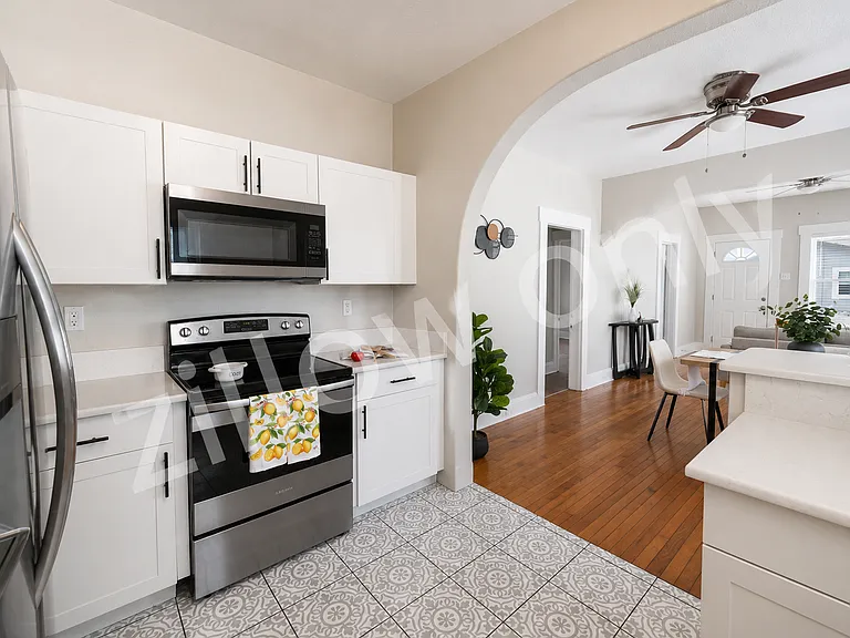 315 E Ford St — Photo 11