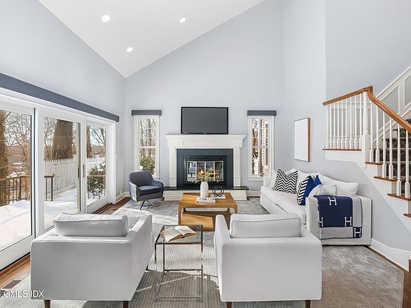 5th image of 1 Old Church Rd APT 1