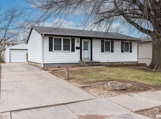 2416 Jebens Ave, Davenport, IA 52804