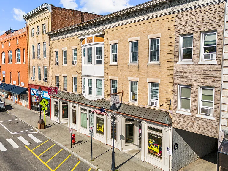 14 Railroad St #6 — Photo 1