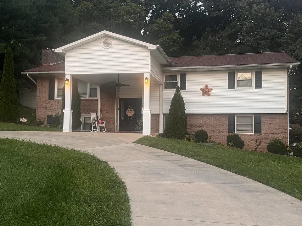 320 Carlton Rd