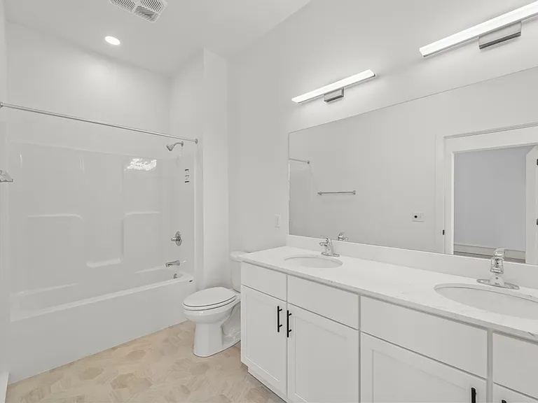 90 E Bremer Ave — Photo 23
