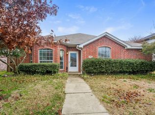 2701 Spring Rain Dr, Mesquite, TX 75181