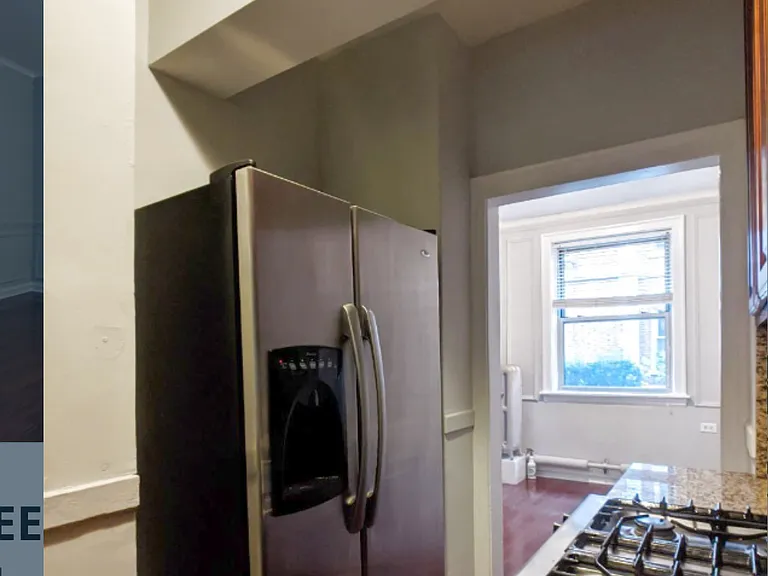 550 W Surf St #546-G — Photo 3