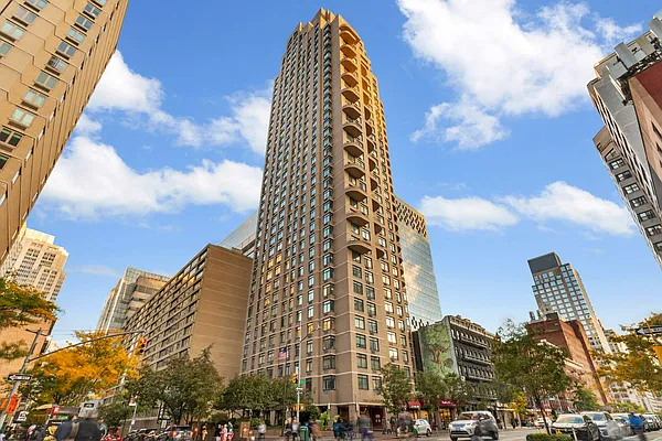 Rented by Compass | media 23