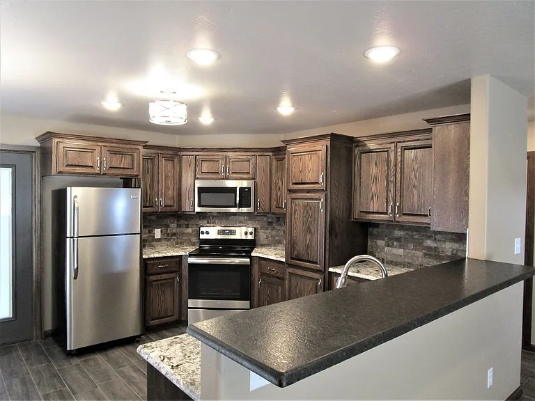 2107 Valley View Rd — Photo 7