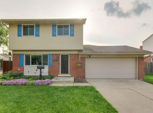 39185 Millington Dr, Sterling Heights, MI 48313