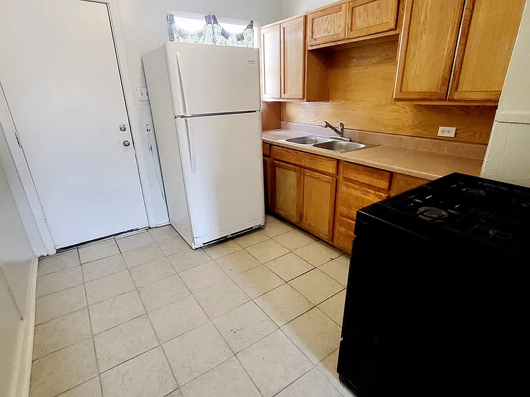 1501 Sycamore St #A — Photo 8