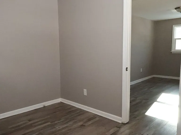 5460 Hamilton Ave — Photo 9
