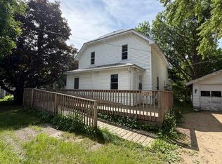 217 W Oak St, Osakis, MN 56360
