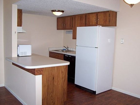 4th image of 7505 Tiffany Dr