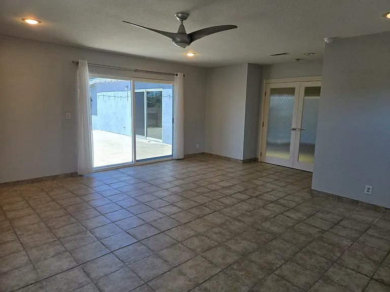 6925 Hyde Park Dr — Photo 13