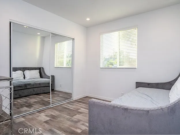 423 E Stuart Ave — Photo 23