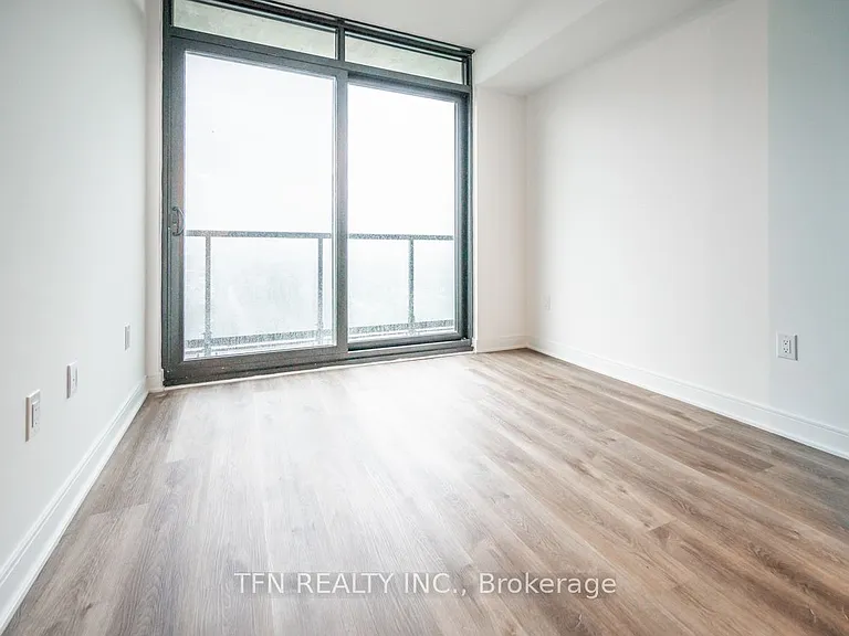 86 Dundas St E #1611 — Photo 16
