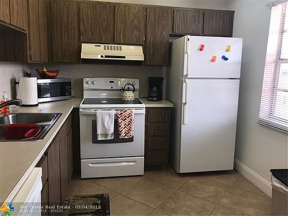 4th image of 301 SE 3rd St APT 503