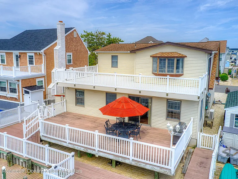 31 Peggy Ln — Photo 35