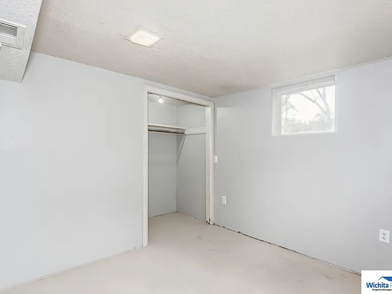 2214 S Glenn Ave — Photo 13