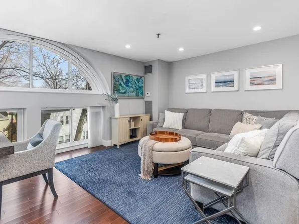 76 Elm St APT G17, Boston, MA 02130