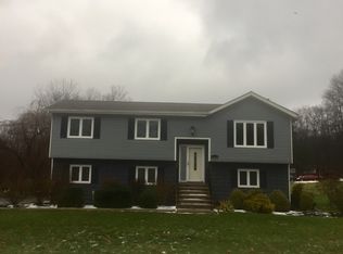 19 Vienna Hills Rd, Hackettstown, NJ 07840