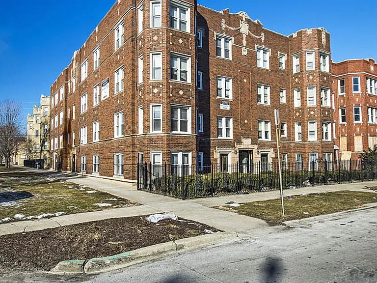 8056 S Drexel — Photo 14