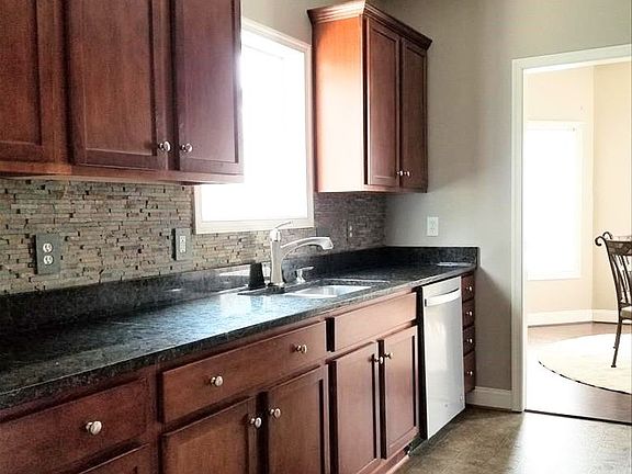 4th image of 112 Wyndsong Pl