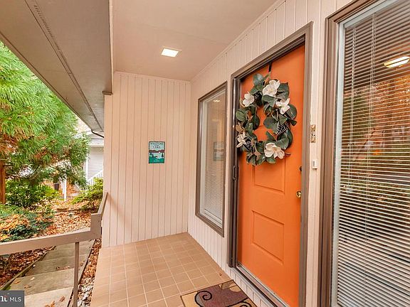 Says WELCOME from moment you enter