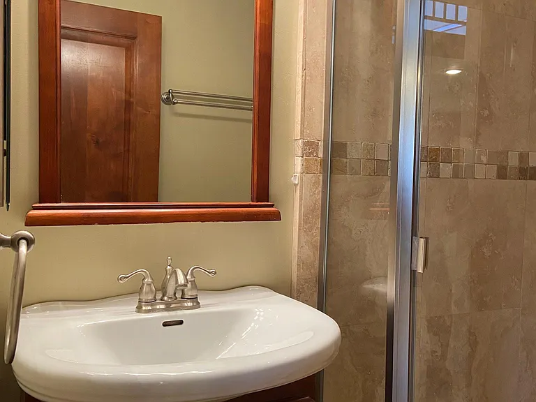 4633 Ingraham St #D — Photo 15