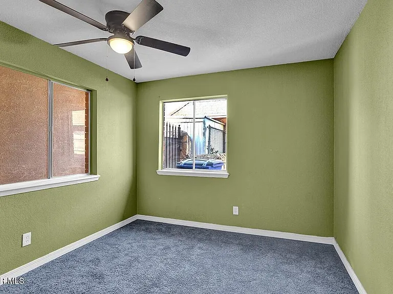 3709 Roslyn Dr — Photo 15