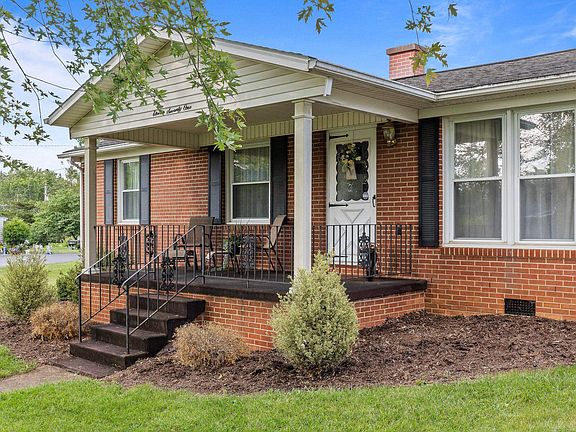 2nd image of 1171 Dale Cir
