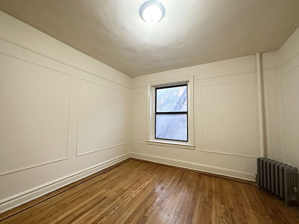 2nd image of 1925 Quentin Rd APT 2L