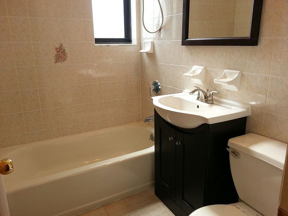 2nd image of 2282 Ocean Ave #B