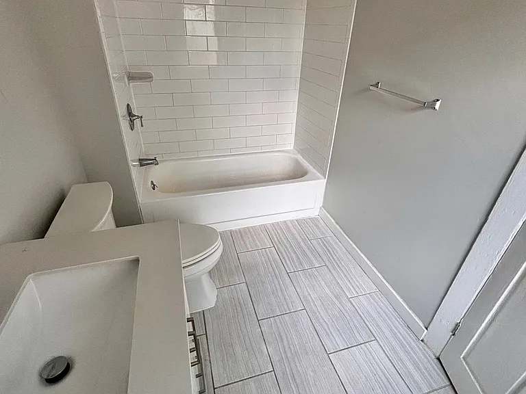 42-44 Franklin St #2 — Photo 8