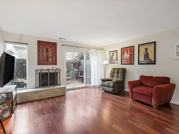 2nd image of 946 Peninsula Ave