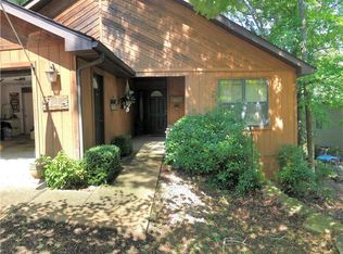 12 Woodview Ln, Holiday Island, AR 72631