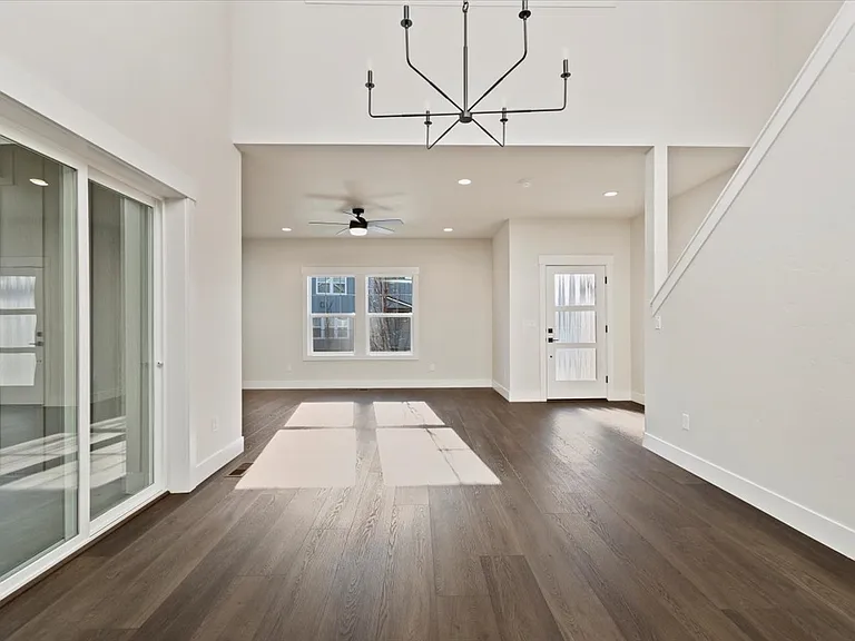 1688 E Cutgrass Ln — Photo 11