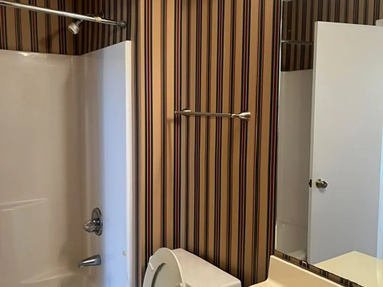 906 Indian Wells Ct — Photo 14