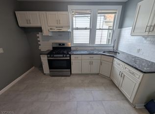 300 S 19th St, Newark, NJ 07103