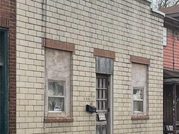 205 Kiski Ave, Apollo, PA 15613