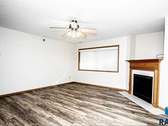 4th image of 7430 S Louise Ave #A103
